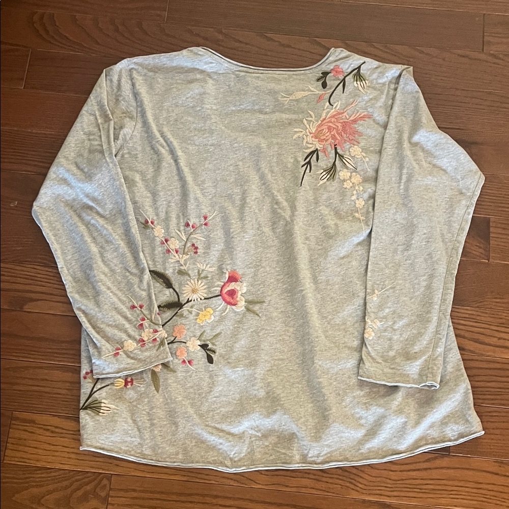 Johnny Was Gray Floral Embroidered Long Sleeve Top - Picture 6 of 9